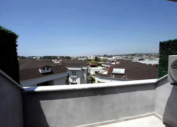Lofts Luna فندق ألانيا