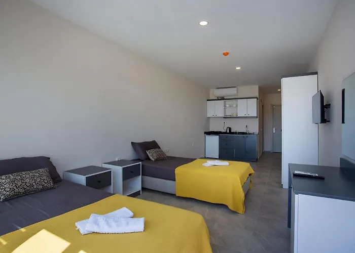 Ξενοδοχείο Lofts Luna 2*